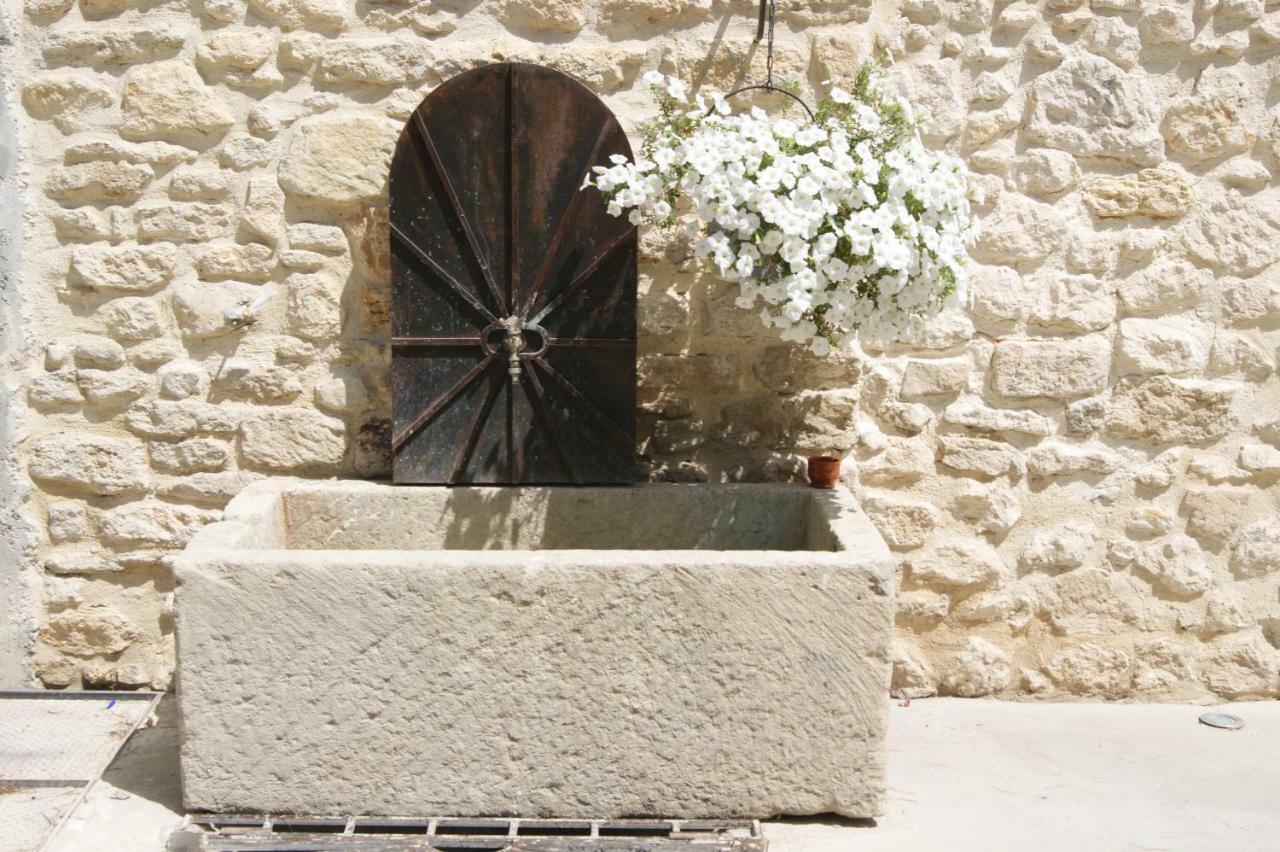 Gites Dans Mas En Pierres Robion en Luberon Exterior foto